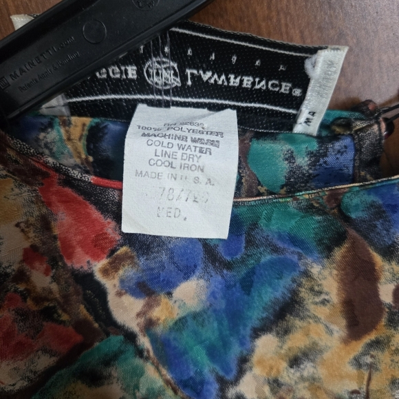 Colorful Abstract Print Blouse - Picture 4 of 4